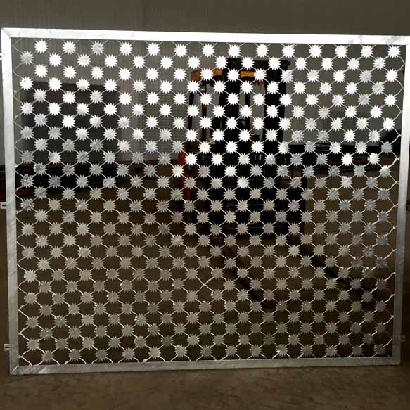 梅花刺隔離網 螺旋式刀片刺網工程案例