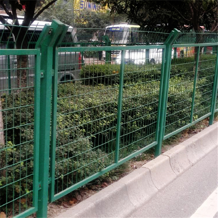 浸塑公路框架護欄網圖片1 浸塑公路框架護欄網圖片1