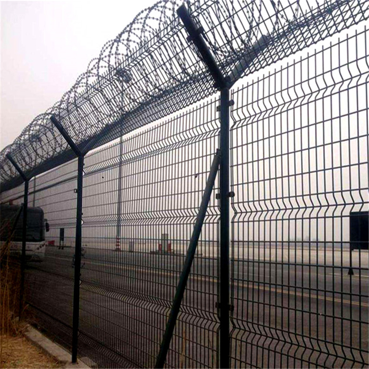 機場巡邏道刀刺防護(hù)網(wǎng)墻圖片3 機場巡邏道刀刺防護(hù)網(wǎng)墻圖片3