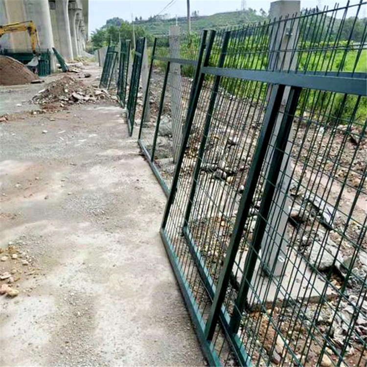 墨綠色框架柵欄圖片1 墨綠色框架柵欄圖片1