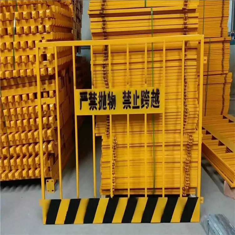 施工電梯井防護門圖片3