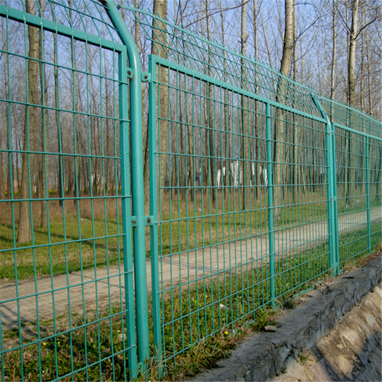 公路交通護(hù)欄圖片1 公路交通護(hù)欄圖片1