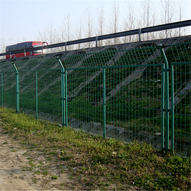 公路交通護(hù)欄圖片2 公路交通護(hù)欄圖片2