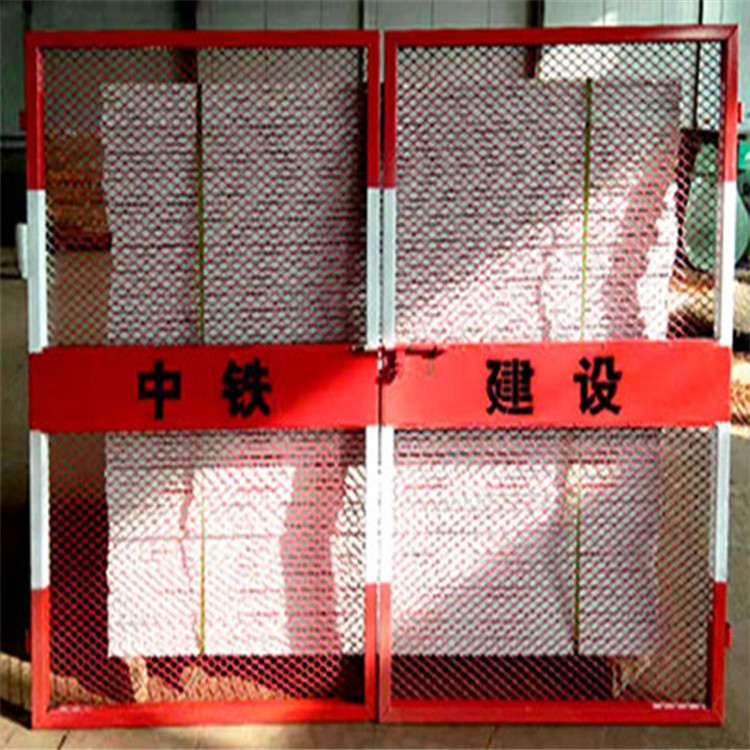 施工電梯安全門圖片3 施工電梯安全門圖片3