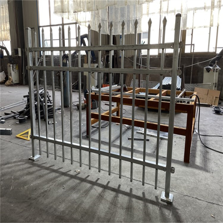 小區鋅鋼護欄圖片1 小區鋅鋼護欄圖片1