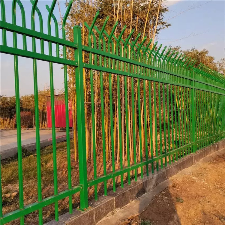 小區鋅鋼護欄圖片2 小區鋅鋼護欄圖片2