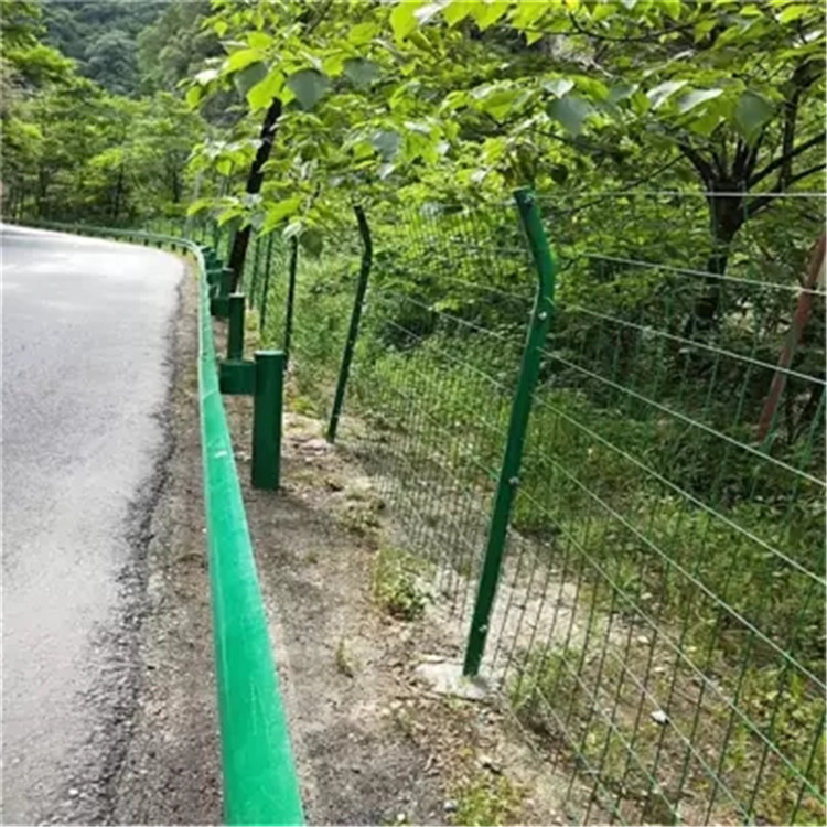 河道雙邊絲防護(hù)網(wǎng)圖片4 河道雙邊絲防護(hù)網(wǎng)圖片4