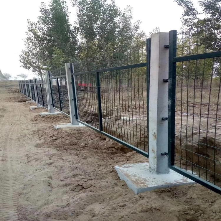 高速鐵路橋下防護(hù)柵欄圖片4 高速鐵路橋下防護(hù)柵欄圖片4