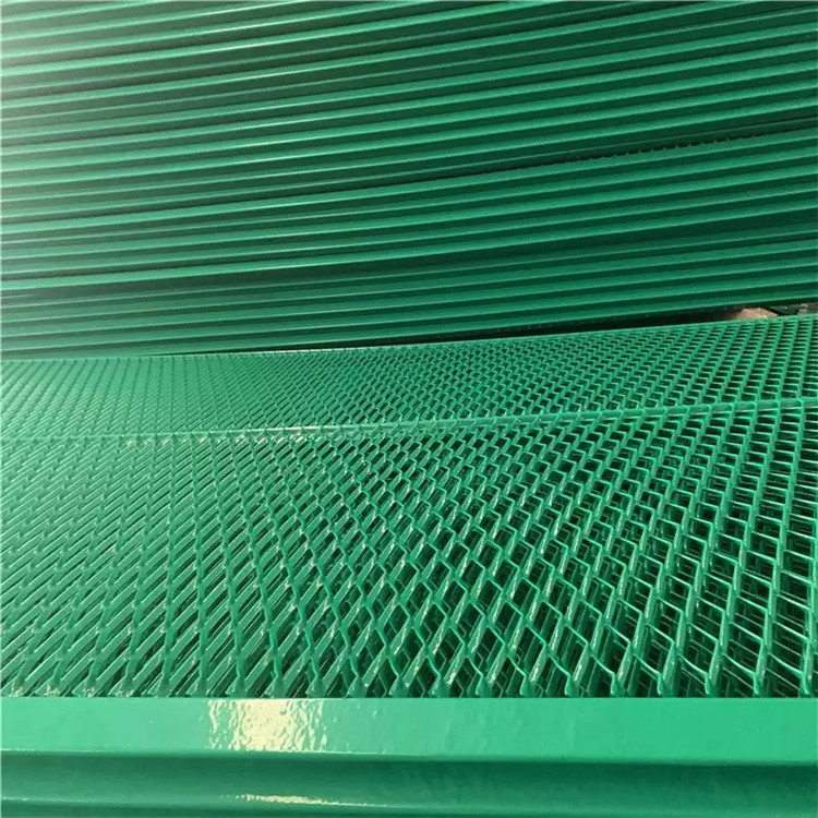 鋼板護欄圖片2 鋼板護欄圖片2