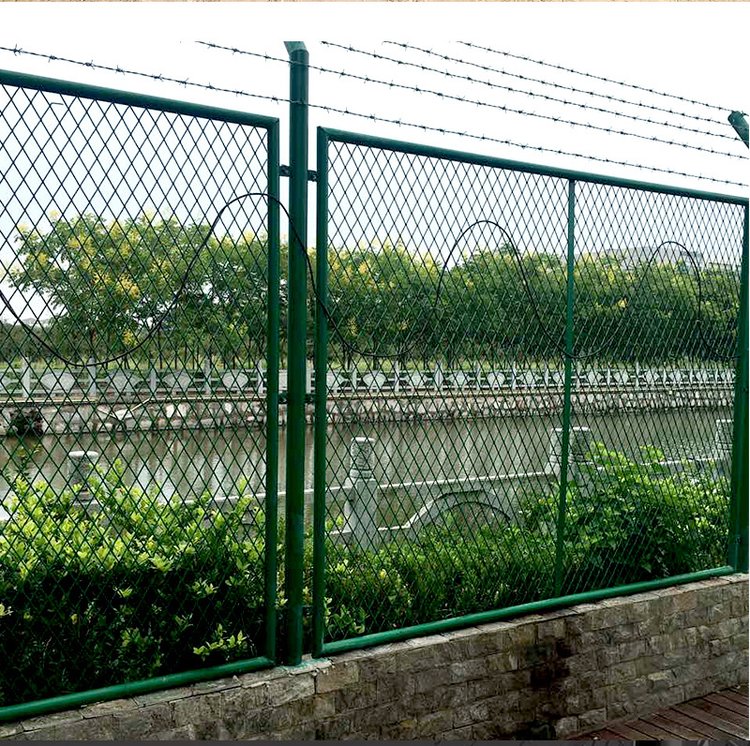 鋼板護欄圖片4 鋼板護欄圖片4