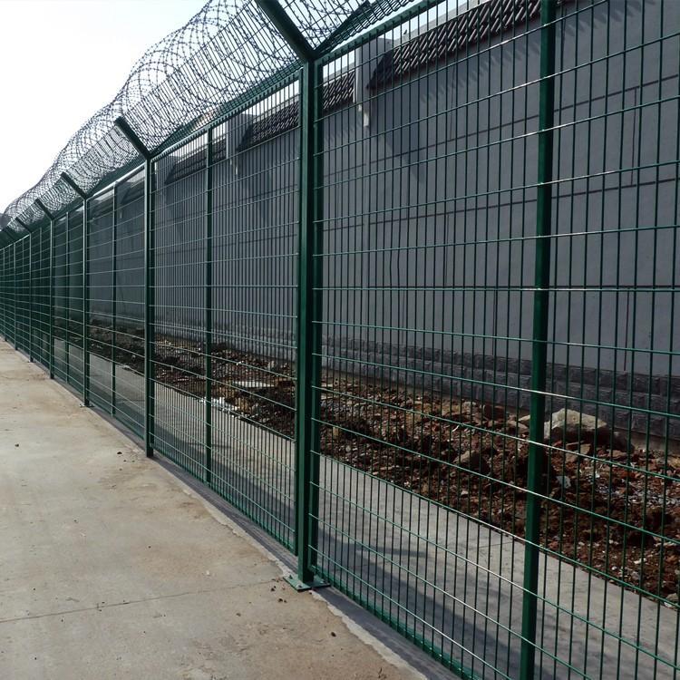 警戒鋼絲網圍墻圖片2 警戒鋼絲網圍墻圖片2
