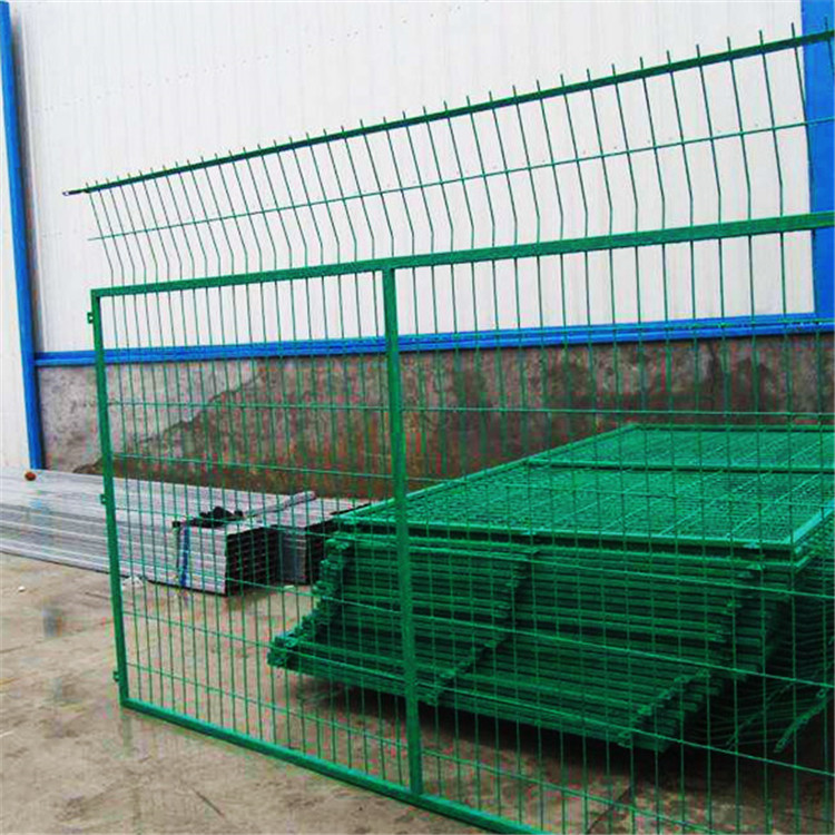 廠區圍墻鐵絲網圖片1 廠區圍墻鐵絲網圖片1