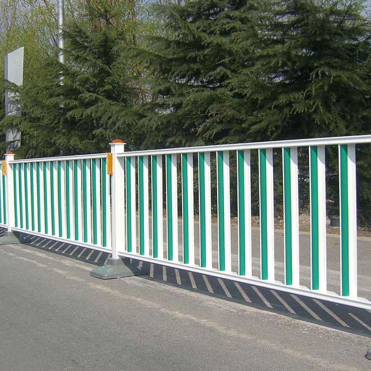 道路鋅鋼護欄圖片1 道路鋅鋼護欄圖片1