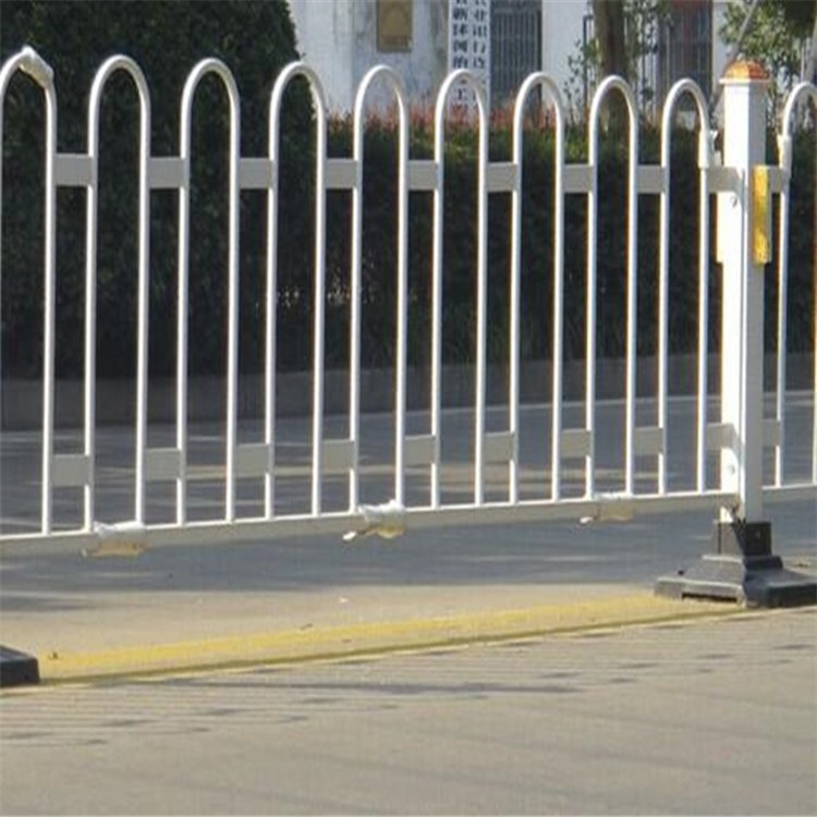 道路鋅鋼護欄圖片3 道路鋅鋼護欄圖片3