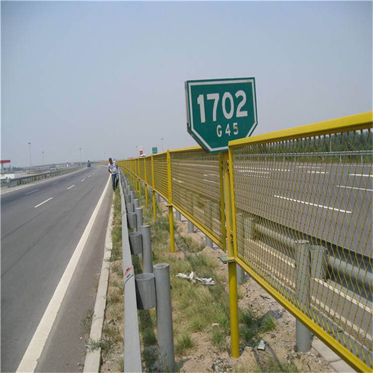 高速公路防眩網(wǎng)圖片2 高速公路防眩網(wǎng)圖片2